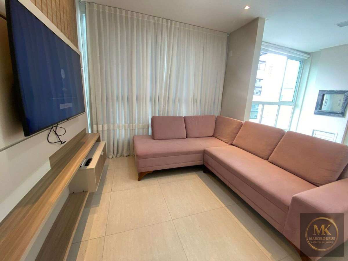 Aluguel Anual  Mobiliado com 3 Suítes, Churrasqueira, 135m² e 2 Vagas, Meia Praia - Marcelo Krug Corretor de Imóveis