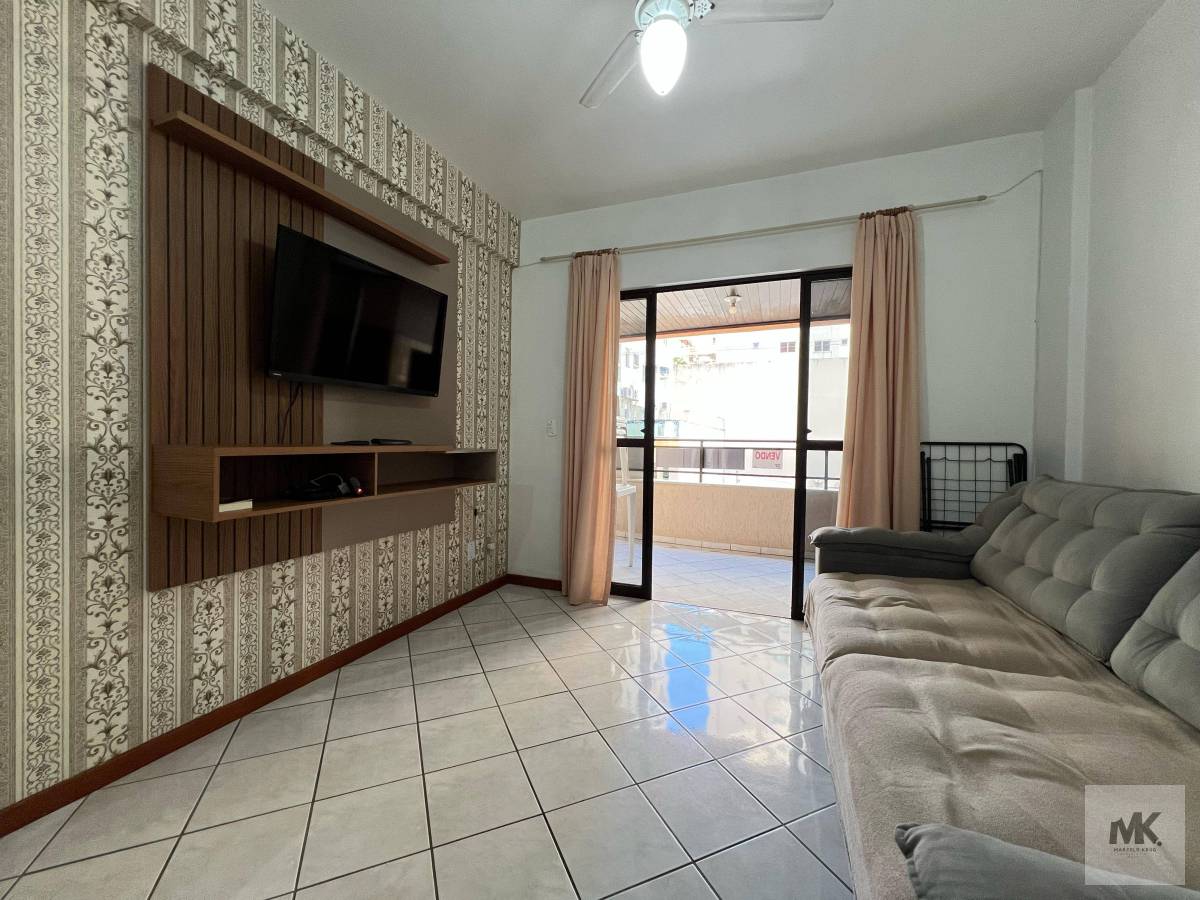 Apartamento 3 Dormitórios Sendo 1 Suíte + 1 Vaga de Garagem  com Ótima Localização em Meia Praia.