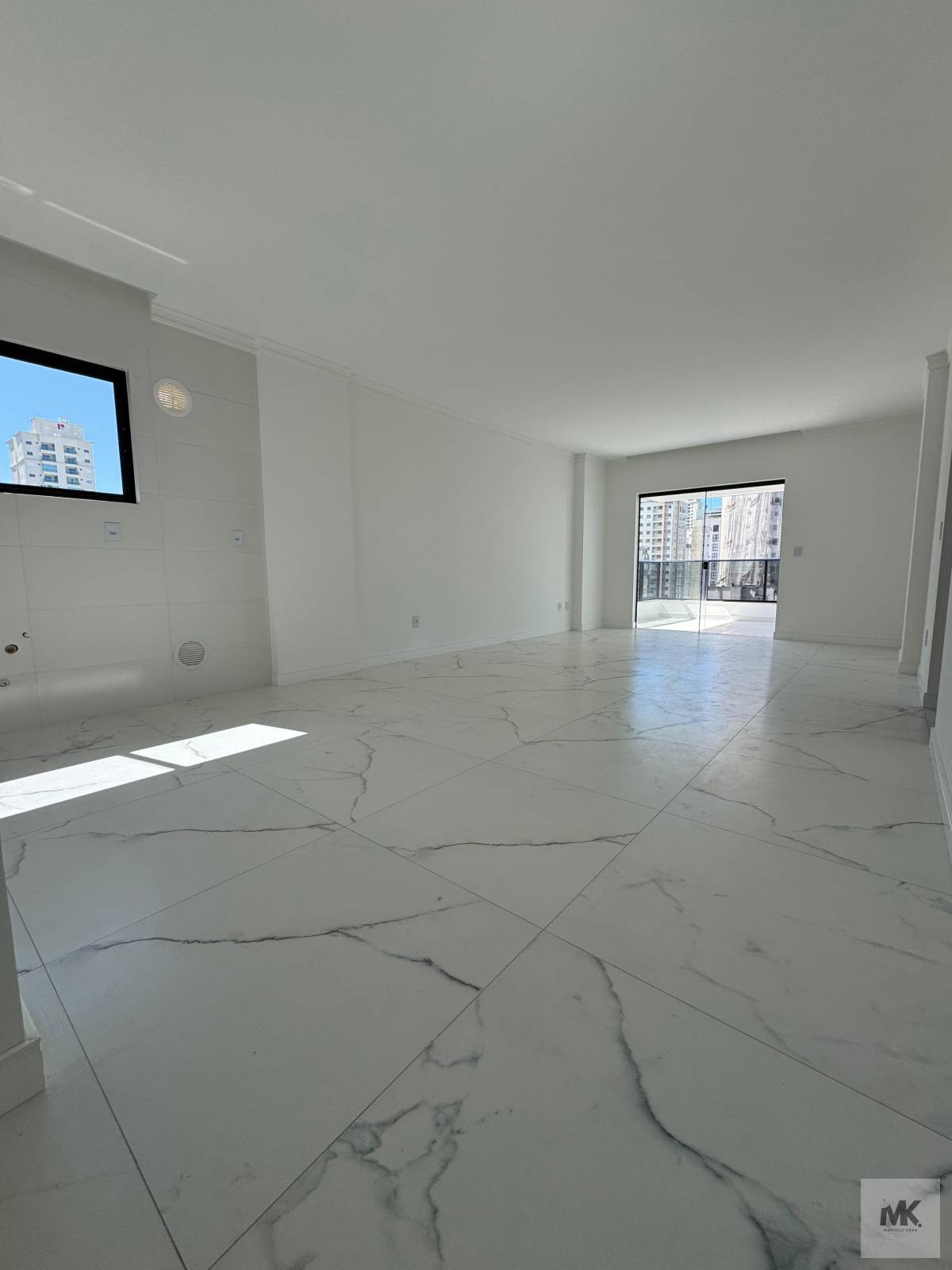 Apartamento 3 Dormitórios Sendo 1 Suíte 1 Vaga + Lazer com Piscina R$ 1.700.000 Com 35% de Entrada Saldo 100 X Direto.