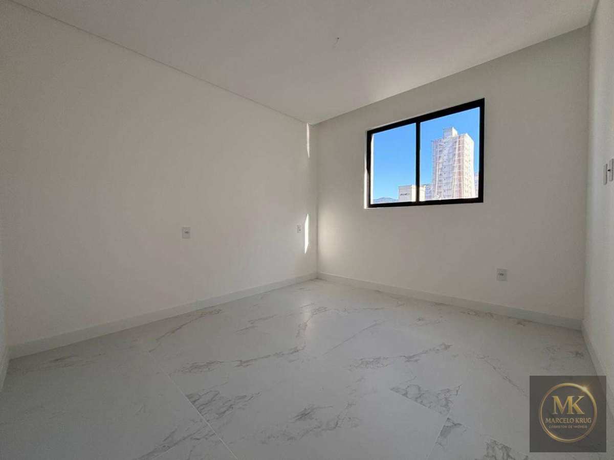 Apartamento 3 Dormitórios Sendo 2 Suítes + 2 Vagas de garagem Pagamento Facilitado Direto com Proprietário em Meia Praia Itapema - Marcelo Krug Corretor de Imóveis