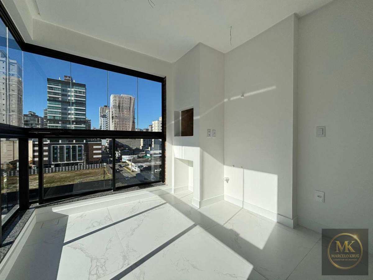 Apartamento 3 Dormitórios Sendo 2 Suítes + 2 Vagas de garagem Pagamento Facilitado Direto com Proprietário em Meia Praia Itapema - Marcelo Krug Corretor de Imóveis