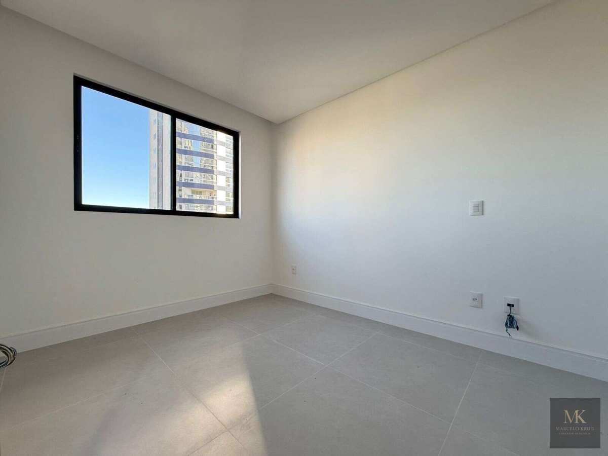 Apartamento 3 Suítes + 3 Vagas de Garagem + Lazer Pagamento Facilitado Direto Proprietário em Meia Praia de Itapema SC - Marcelo Krug Corretor de Imóveis