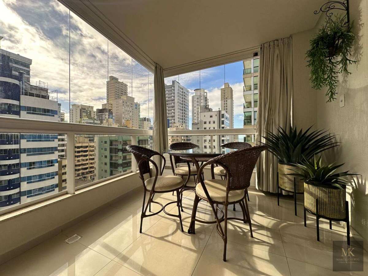 Apartamento 3 Suítes + 4 vagas de Garagem 120m2 Privativos Pagamento Facilitado Direto com Proprietário em Meia Praia Itapema - Marcelo Krug Corretor de Imóveis