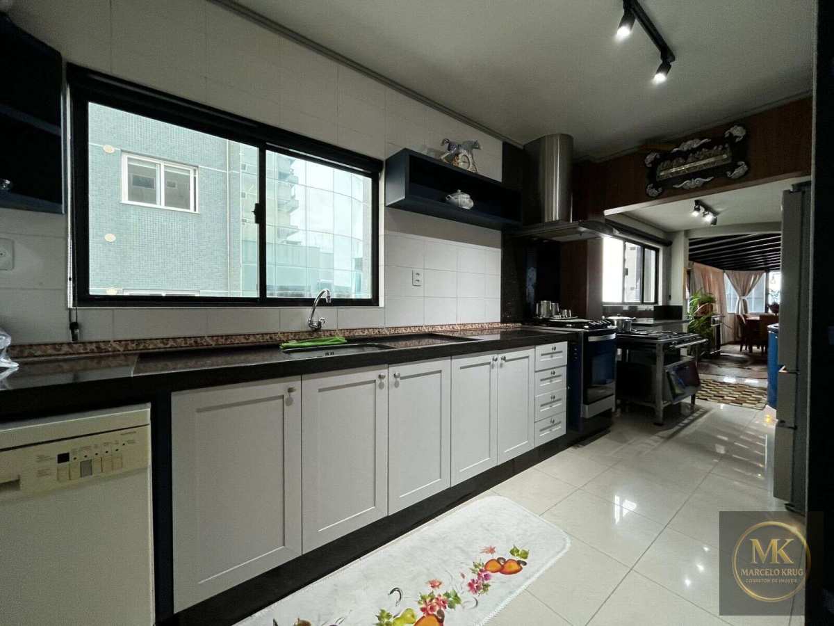 Apartamento 4 Dormitórios Sendo 3 suítes + 2 Vagas 380m2 Privativos Pagamento Direto com Proprietário Centro de Itapema - Marcelo Krug Corretor de Imóveis