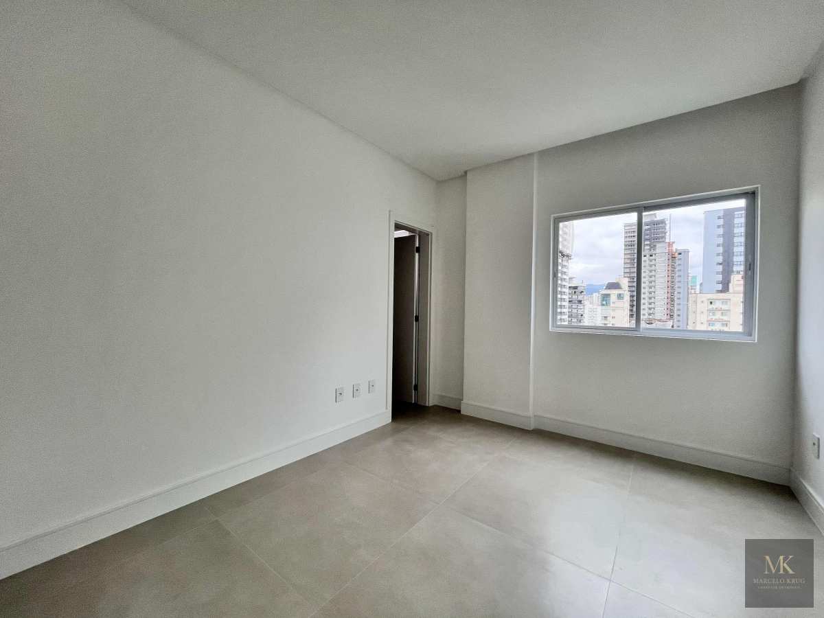 Apartamento 4 Suítes 175.00m2 Privativos + 4 vagas de Garagem + Lazer Pagamento Facilitado em Meia Praia em Itapema SC - Marcelo Krug Corretor de Imóveis