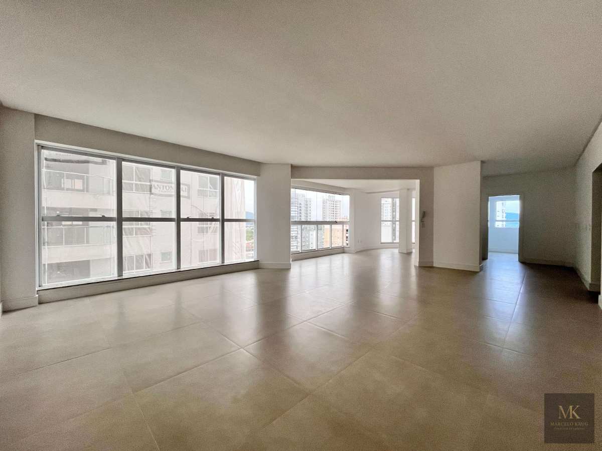 Apartamento 4 Suítes 175.00m2 Privativos + 4 vagas de Garagem + Lazer Pagamento Facilitado em Meia Praia em Itapema SC - Marcelo Krug Corretor de Imóveis