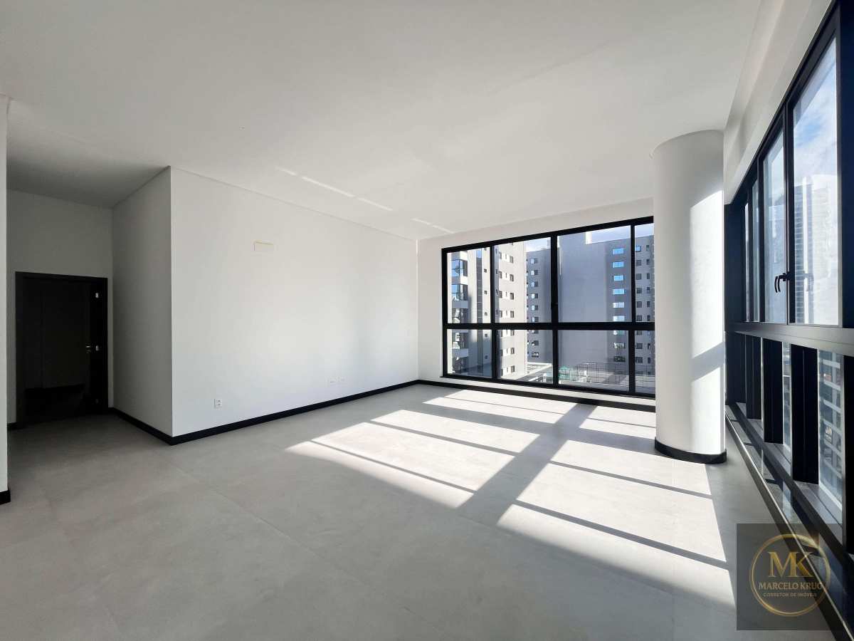 Apartamento 4 Suítes Sendo 1 Máster + 3 vagas de Garagem Pagamento Facilitado em Meia Praia de Itapema SC - Marcelo Krug Corretor de Imóveis