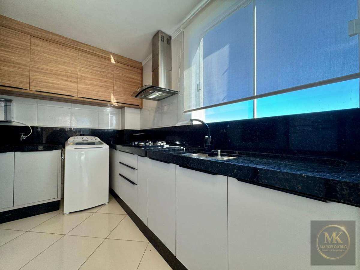 Apartamento à Venda, 2 Quartos 71.00 m2 Privativos + 1 Vaga em Itapema, Meia Praia - Marcelo Krug Corretor de Imóveis