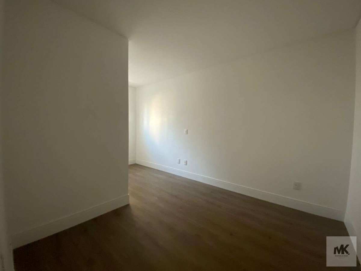 Apartamento à Venda, 2 Suítes + 2 Vagas de Garagem  97.00m² Pagamento Facilitado em Meia Praia de Itapema SC - Marcelo Krug Corretor de Imóveis