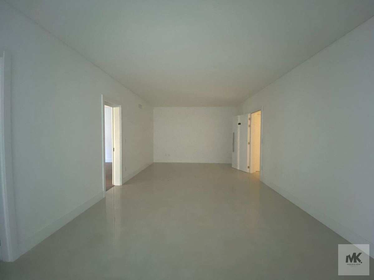 Apartamento à Venda, 2 Suítes + 2 Vagas de Garagem  97.00m² Pagamento Facilitado em Meia Praia de Itapema SC - Marcelo Krug Corretor de Imóveis