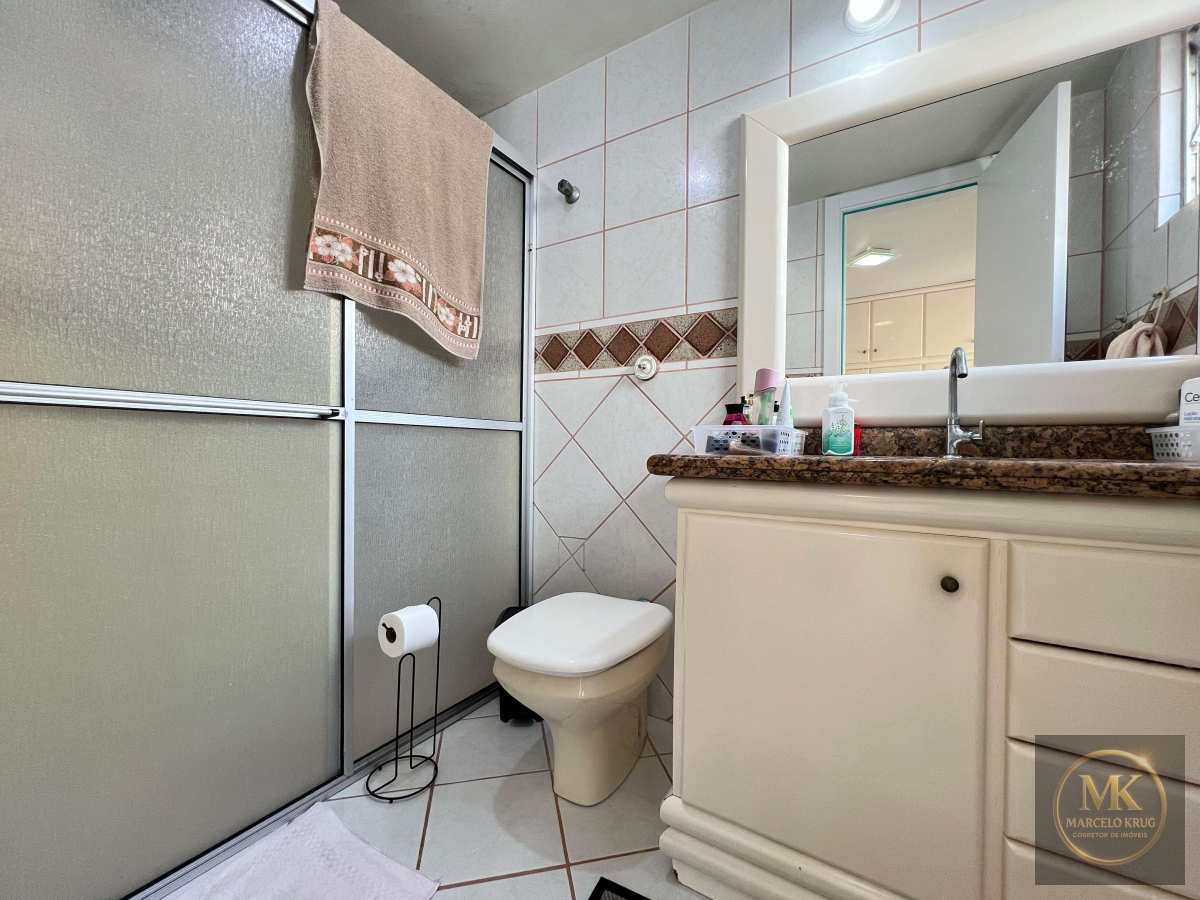 Apartamento á Venda 3 Dormitórios sendo 1 Suíte, 140m2 Privativos  Pagamento Facilitado com Proprietário em Meia Praia de Itapema - Marcelo Krug Corretor de Imóveis