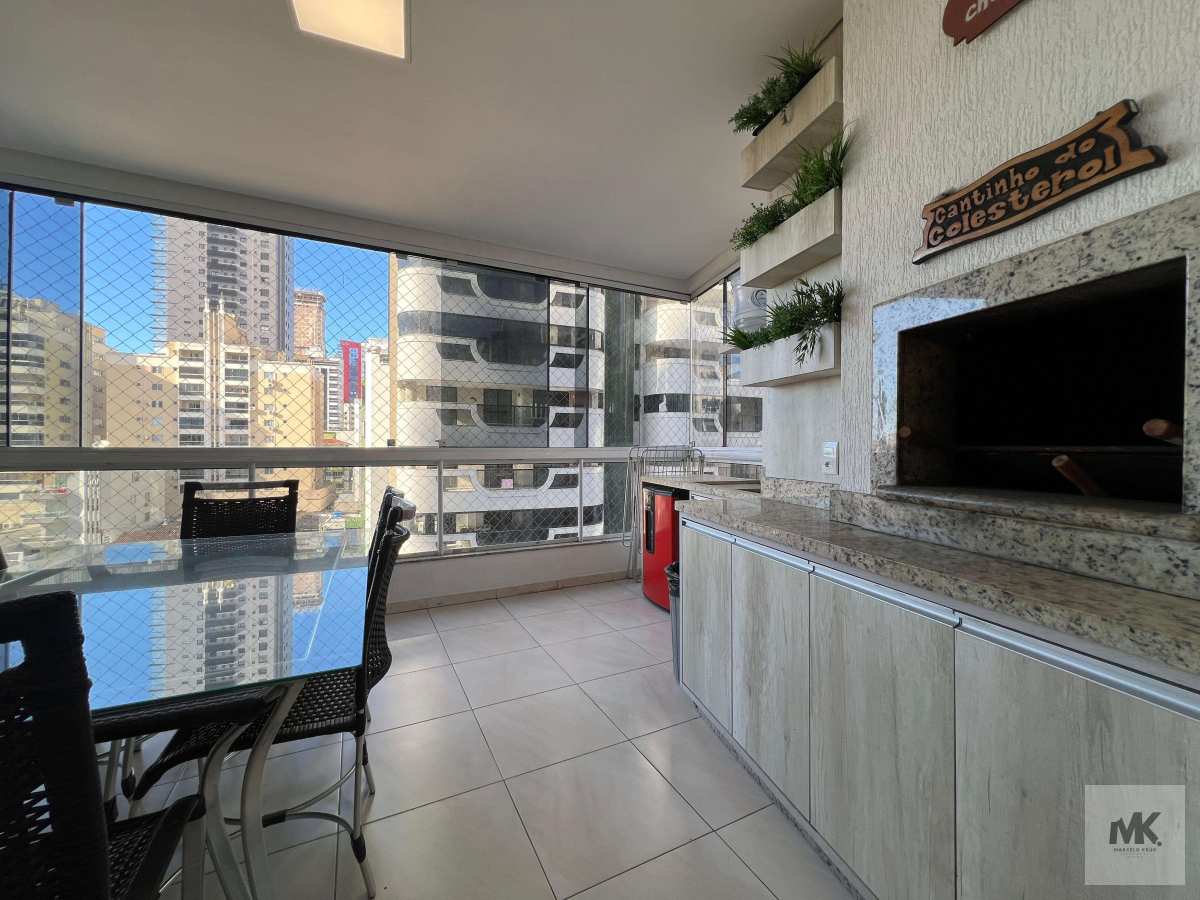 Apartamento á Venda 3 Dormitórios Sendo 2 suítes + 2 vagas Pagamento Facilitado Direto Proprietário em Meia Praia Itapema - Marcelo Krug Corretor de Imóveis