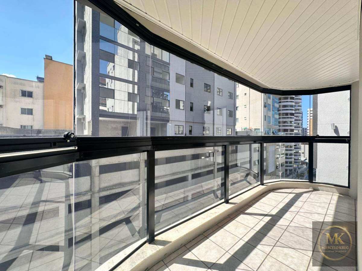 Apartamento á Venda 3 Dormitórios sendo1 Suíte 120m2 Privativos Pagamento Facilitado em Meia Praia de Itapema - Marcelo Krug Corretor de Imóveis