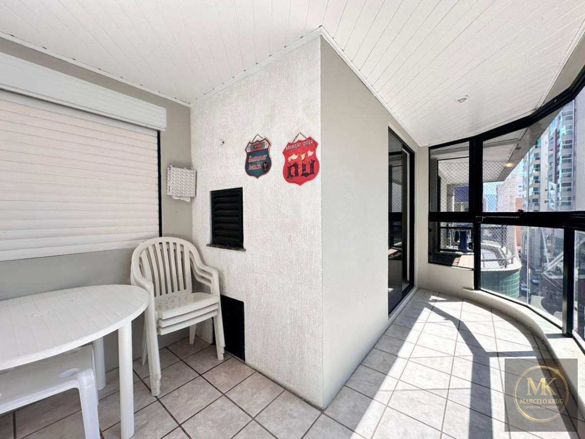 Apartamento á Venda 3 Dormitórios sendo1 Suíte 120m2 Privativos Pagamento Facilitado em Meia Praia de Itapema