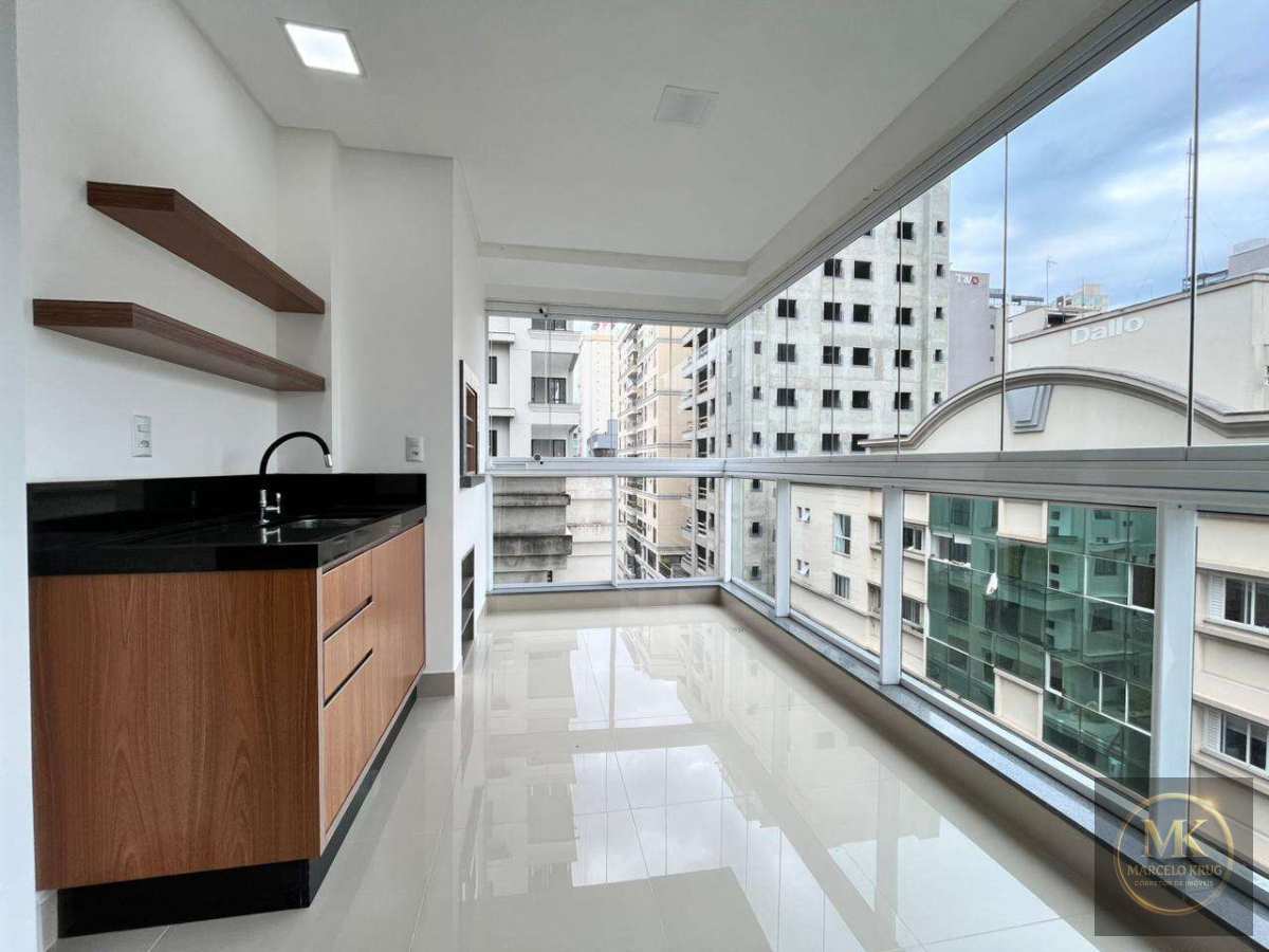 Apartamento à Venda,  3 Suítes 110.00m² Privativos Pagamento Facilitado Direto com Dono em Meia Praia de Itapema SC