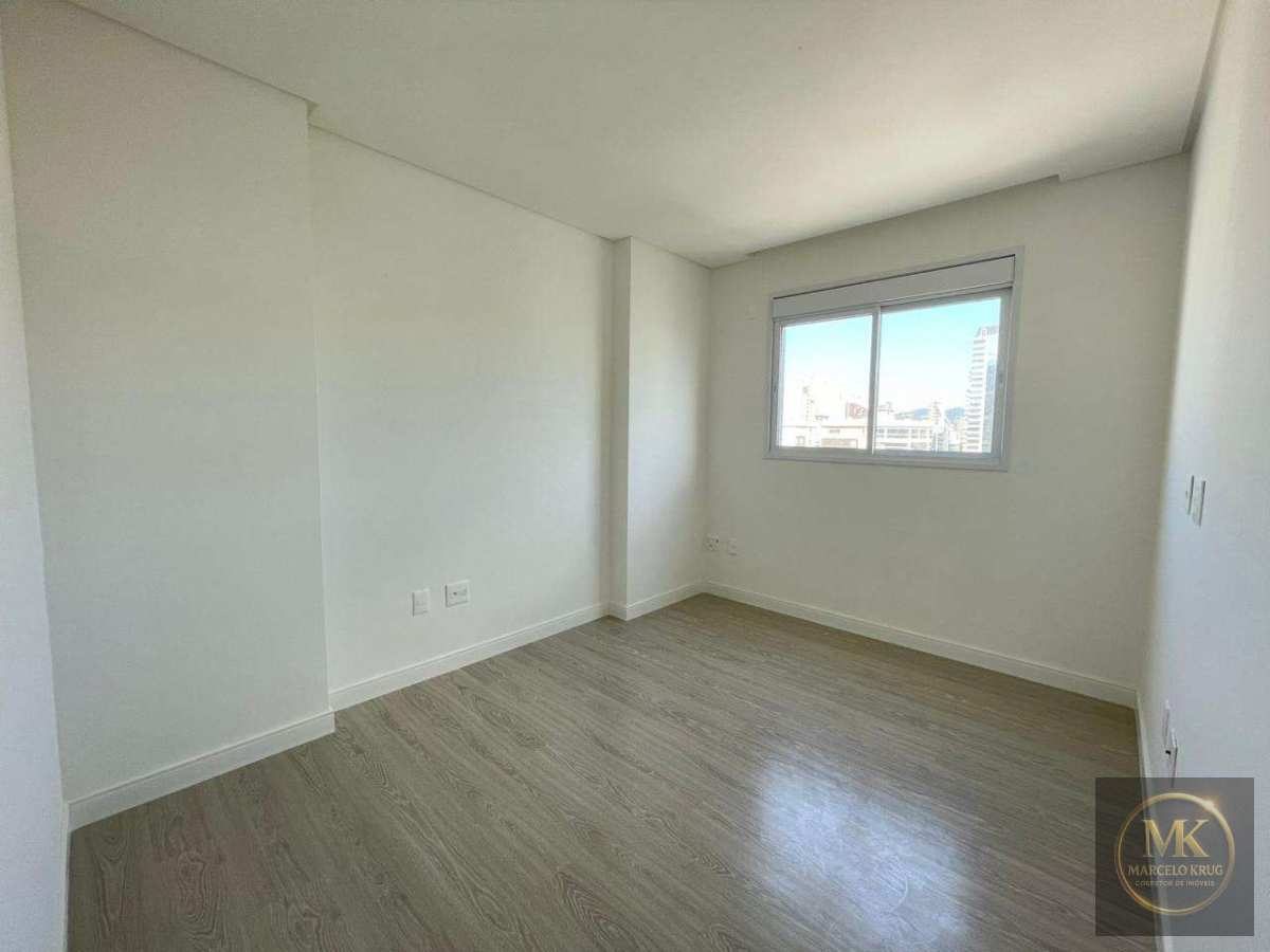 Apartamento á Venda 3 suítes 116.00m2 Privativos + 2 Vagas Pagamento Direto Proprietário em Itapema Meia Praia - Marcelo Krug Corretor de Imóveis