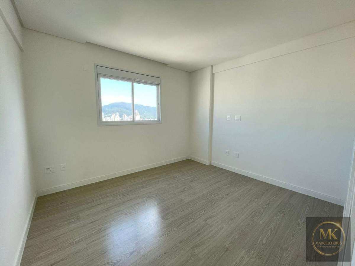 Apartamento á Venda 3 suítes 116.00m2 Privativos + 2 Vagas Pagamento Direto Proprietário em Itapema Meia Praia - Marcelo Krug Corretor de Imóveis