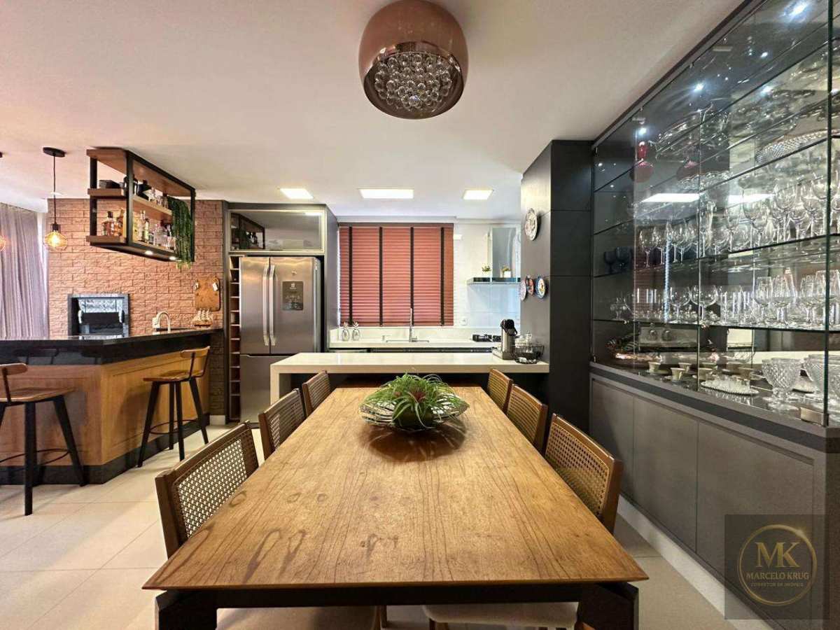 Apartamento á Venda 3 Suítes 116m2 Privativos 2 vagas Finamente Mobiliado  Pagamento Facilitado Direto Cliente Meia Praia Itapema - Marcelo Krug Corretor de Imóveis