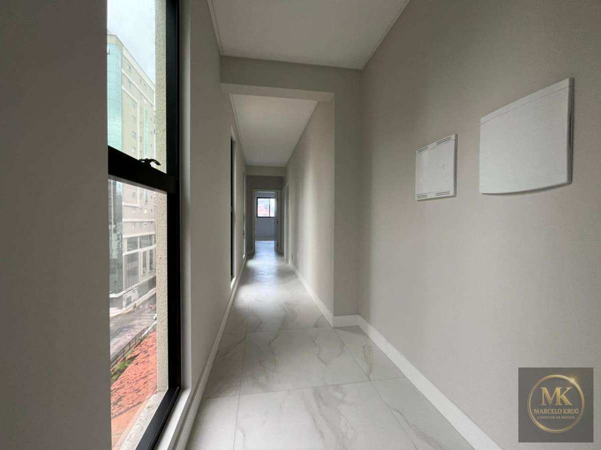 Apartamento á Venda 3 suítes 125m2 Privativos Pagamento Facilitado Direto com Dono Meia Praia Itapema Próximo ao Pier - Marcelo Krug Corretor de Imóveis