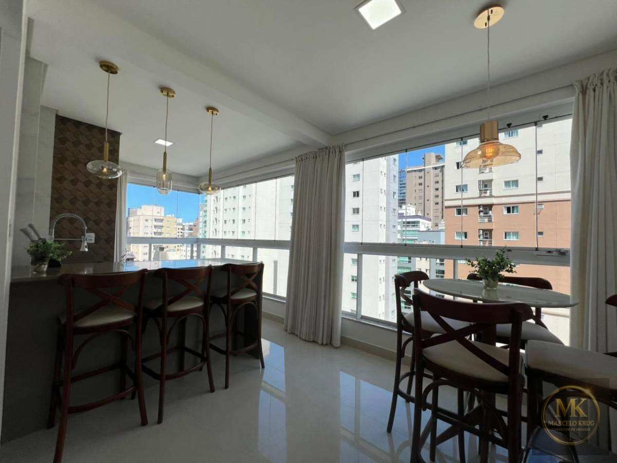 Apartamento á Venda 3 suítes 130m2 Privativos Pagamento Facilitado Direto Dono Meia Praia de Itapema