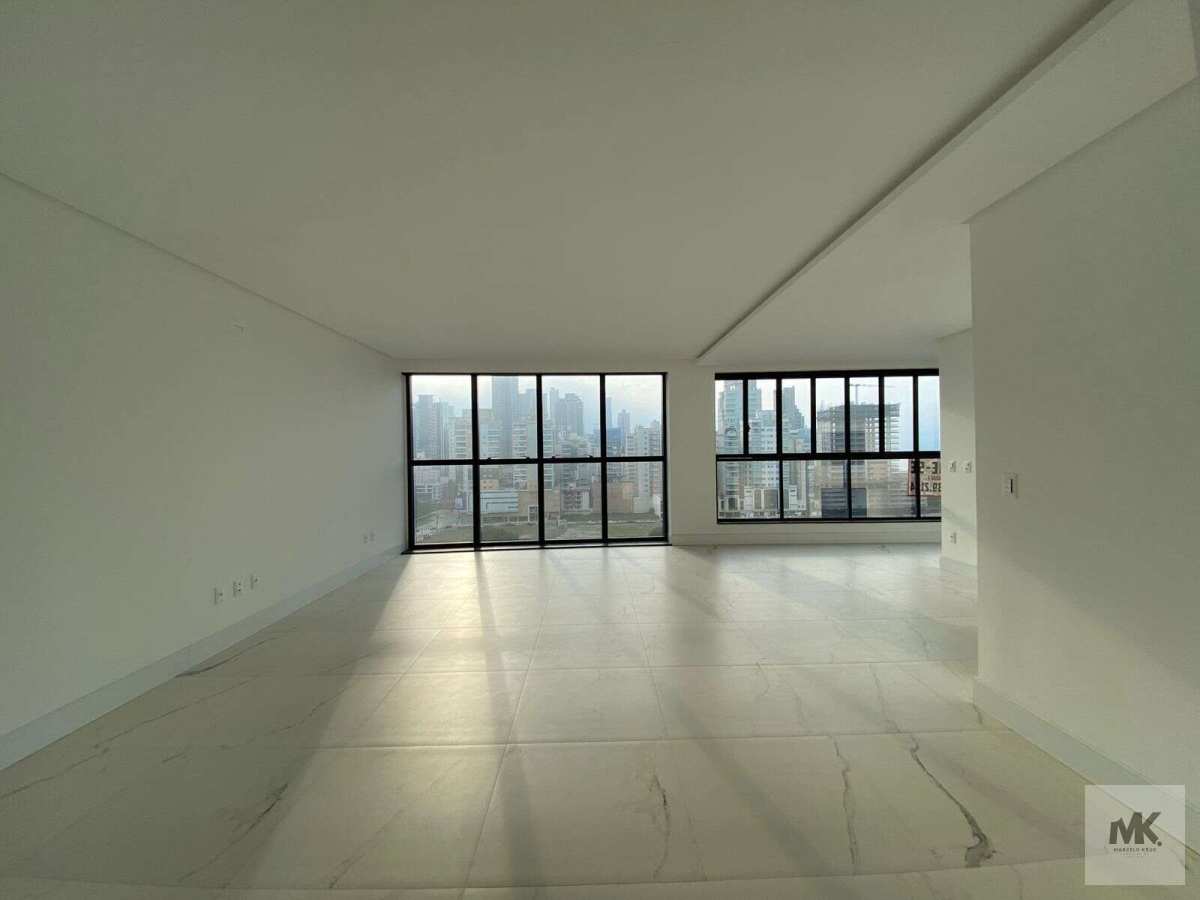 Apartamento á Venda 3 Suítes + 2 Vagas 127.00m2 + Lazer Pagamento Facilitado Aceita Proposta em Meia Praia Itapema - Marcelo Krug Corretor de Imóveis