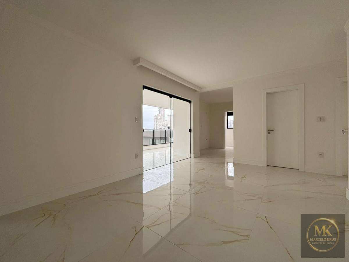 Apartamento á Venda 3 suítes + 2 Vagas 129m2 Privativos Pagamento Facilitado Direto com Dono em Meia Praia de Itapema - Marcelo Krug Corretor de Imóveis