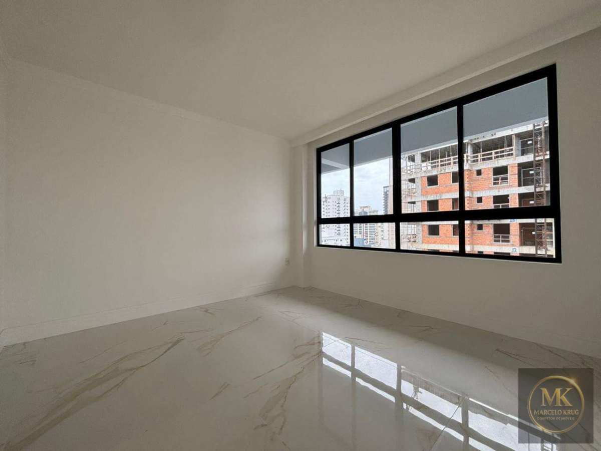 Apartamento á Venda 3 suítes + 2 Vagas 129m2 Privativos Pagamento Facilitado Direto com Dono em Meia Praia de Itapema - Marcelo Krug Corretor de Imóveis