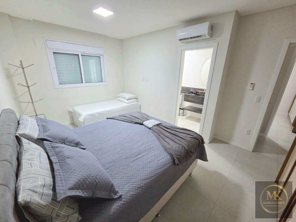 Apartamento á venda 3 suítes + 2 vagas 134.00m2 Privativos Pagamento Facilitado Direto com Dono em Meia Praia de Itapema