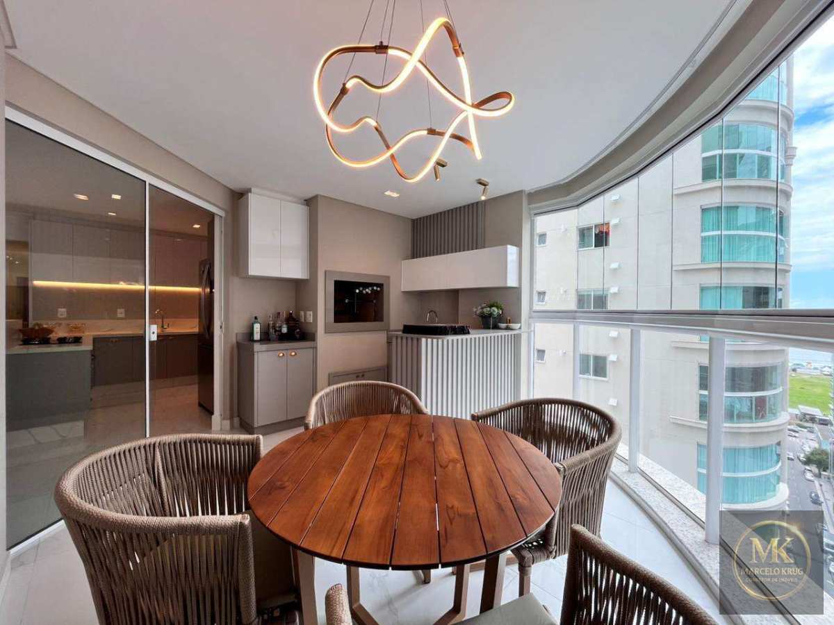 Apartamento á venda 3 suítes ,2 vagas Mobiliado 129.34m2 Privativos Pagamento Facilitado Direto com Dono Meia Praia Itapema