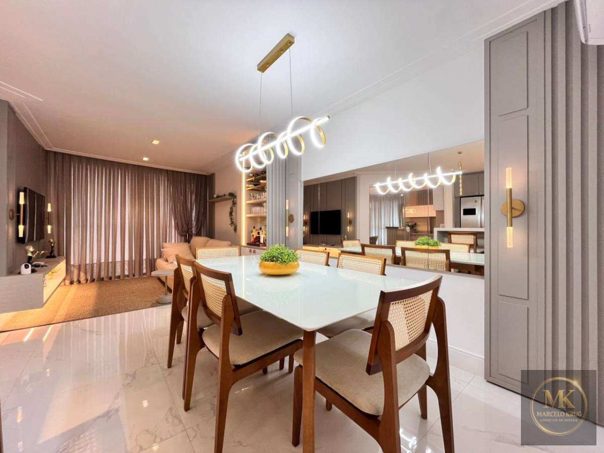 Apartamento á venda 3 suítes ,2 vagas Mobiliado 129.34m2 Privativos Pagamento Facilitado Direto com Dono Meia Praia Itapema - Marcelo Krug Corretor de Imóveis