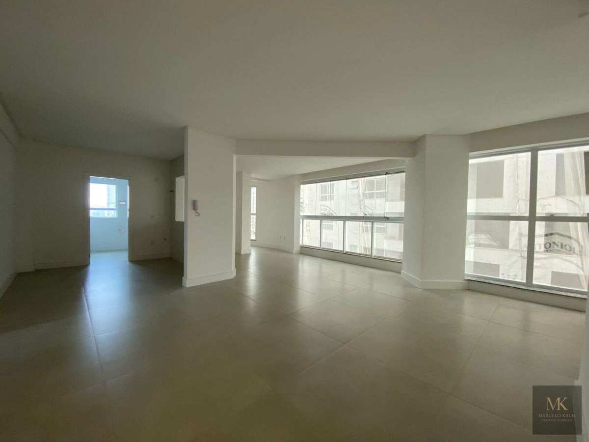Apartamento à Venda,3 Suítes + 3 Vagas  147.00m² + Lazer Pagamento Direto Pro Proprietário em Meia Praia de Itapema SC - Marcelo Krug Corretor de Imóveis