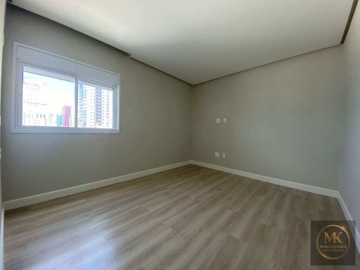 Apartamento á Venda 3 suítes com 147m2 Privativos + 2 Vagas Pagamento Facilitado Com Proprietário em Perequê Porto Belo