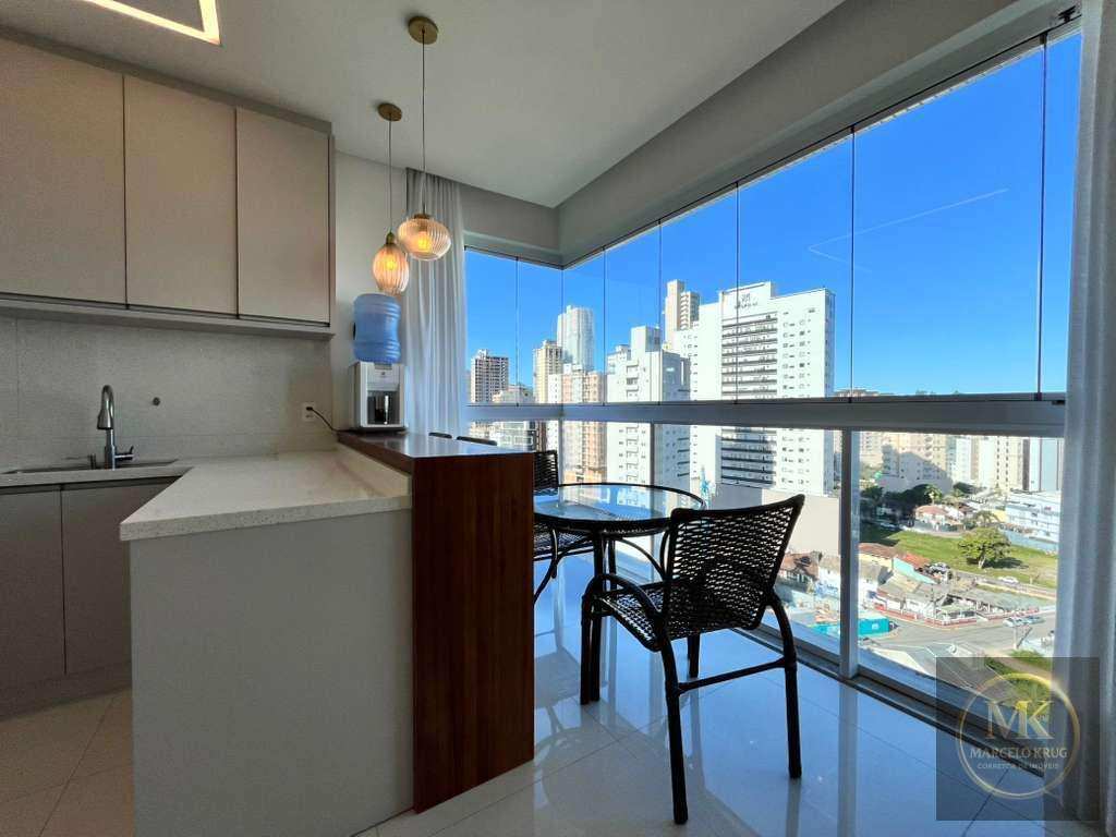 Apartamento á Venda 3 suítes Sendo 1 Máster + 3 vagas de Garagem Pagamento Direto Proprietário no Centro de Itapema