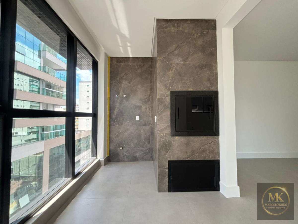 Apartamento à Venda, 4 Suítes 177.00m² Privativos 3 Vagas de Garagem Pagamento Direto com dono em Meia Praia de Itapema - Marcelo Krug Corretor de Imóveis