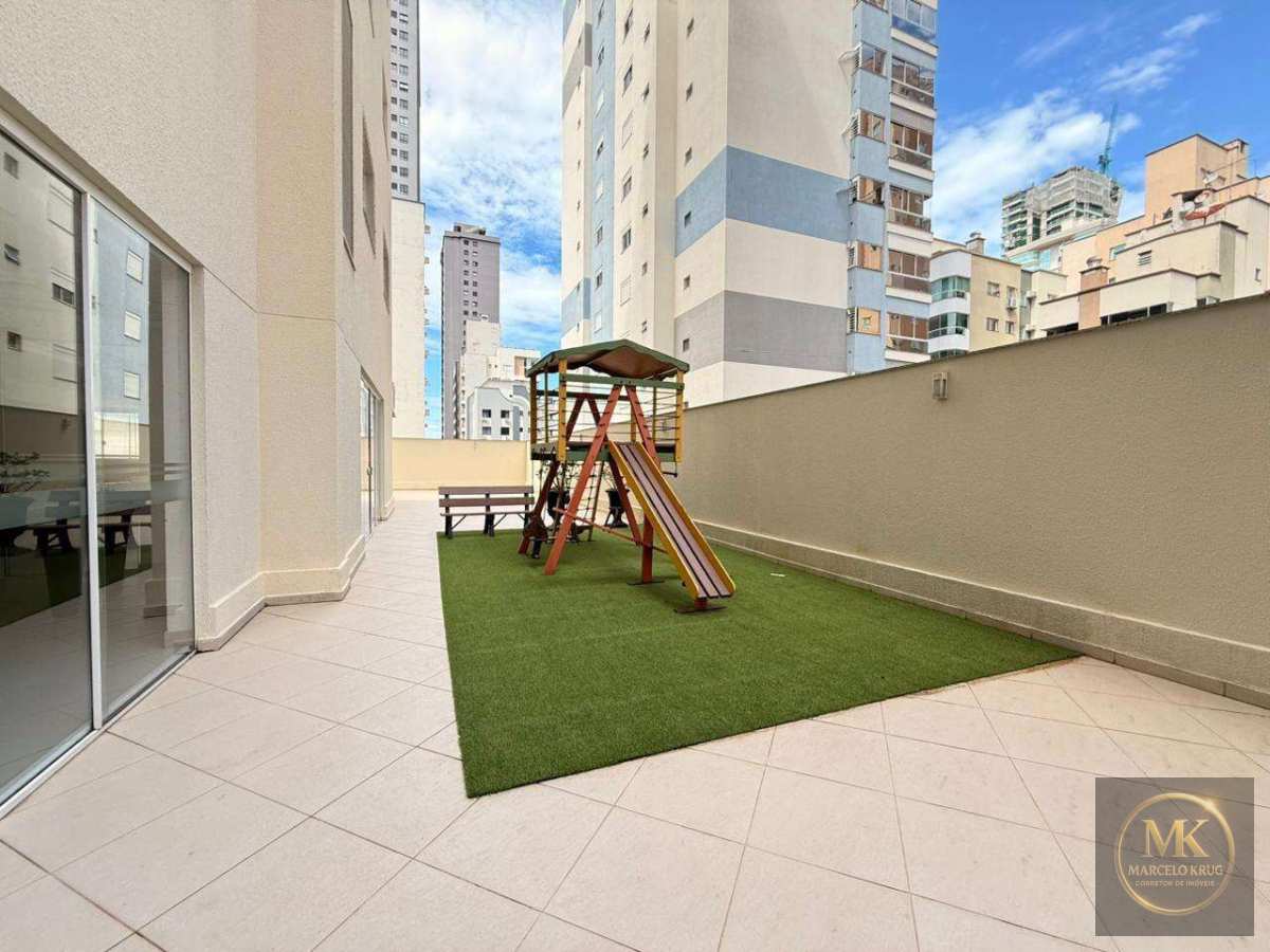 Apartamento á Venda 4 suítes 197m2 Privativos 5 vagas Pagamento Facilitado em Meia Praia de Itapema - Marcelo Krug Corretor de Imóveis