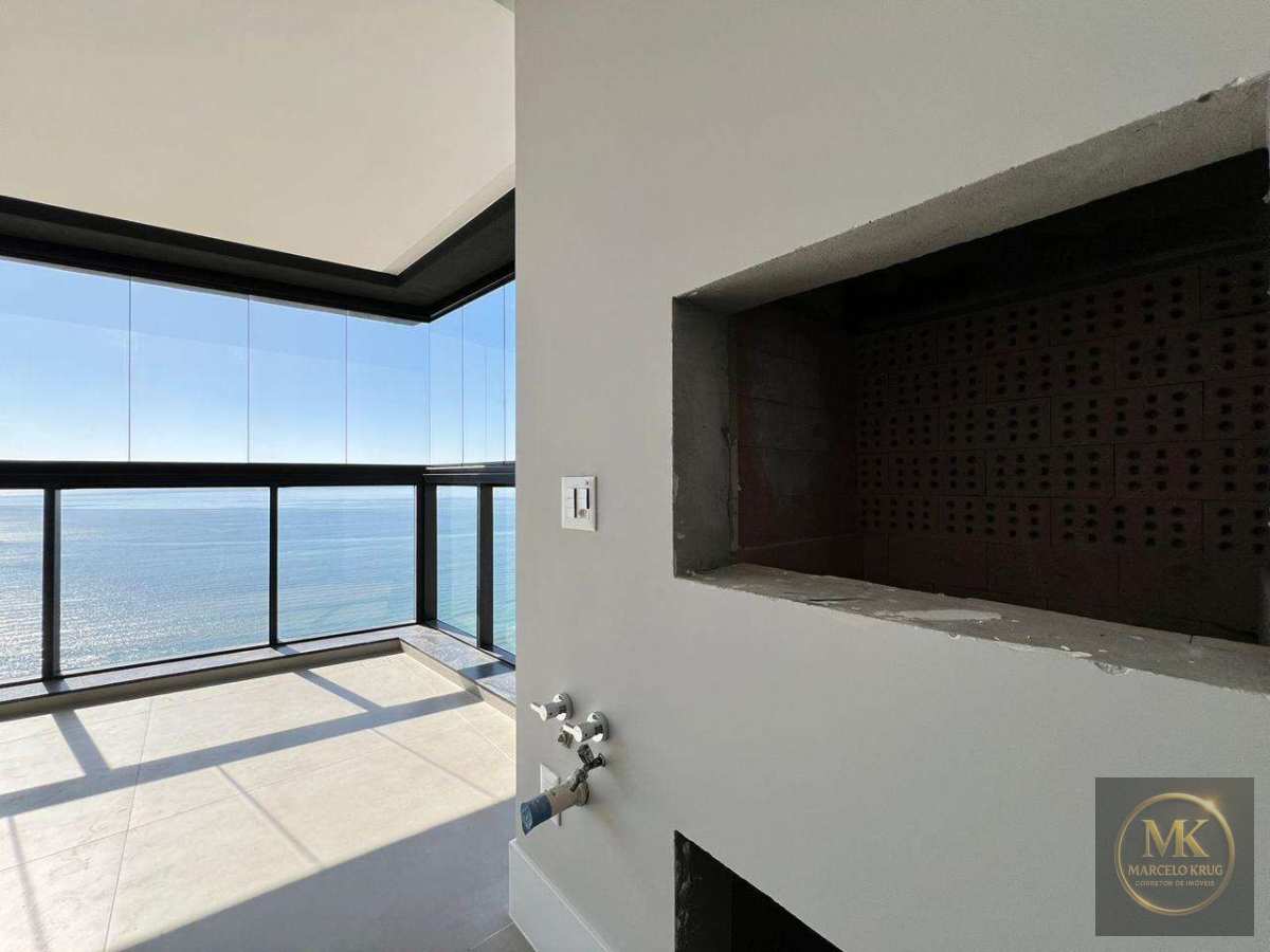 Apartamento á venda 4 Suítes 200.00m2 Privativos + 3 Vagas Garagem , Pagamento Direto Proprietário em Meia Praia Itapema - Marcelo Krug Corretor de Imóveis