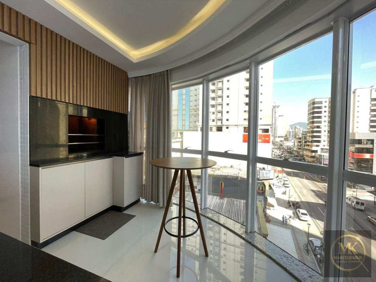 Apartamento á Venda 4 Suítes 225.00m2 Privativos + 3 Vagas Pagamento Direto Proprietário em Meia Praia - Marcelo Krug Corretor de Imóveis