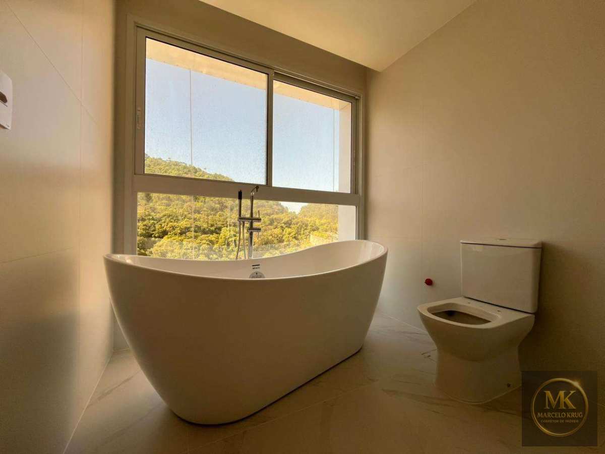 Apartamento á Venda 4 suítes + 3 Vagas Pagamento Facilitado Direto com Dono Balneário Camboriú SC - Marcelo Krug Corretor de Imóveis