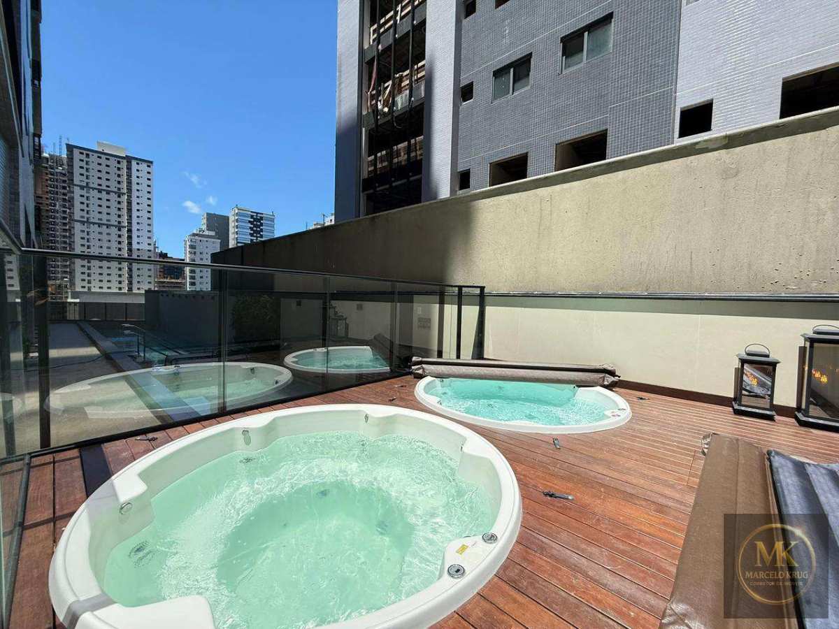 Apartamento á Venda 4 suítes sendo 1 Máster 163m2 privativos Quadra Mar em Meia Praia de Itapema Pagamento Facilitado. - Marcelo Krug Corretor de Imóveis