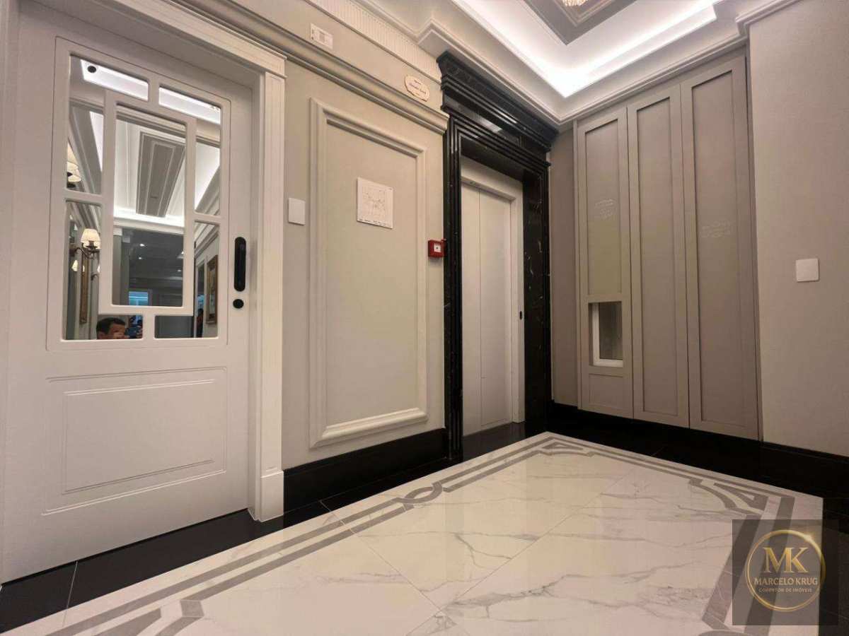 Apartamento á Venda 4 suítes sendo 1 Máster 243m2 privativos  Canto da Praia de Itapema Pagamento Facilitado. - Marcelo Krug Corretor de Imóveis