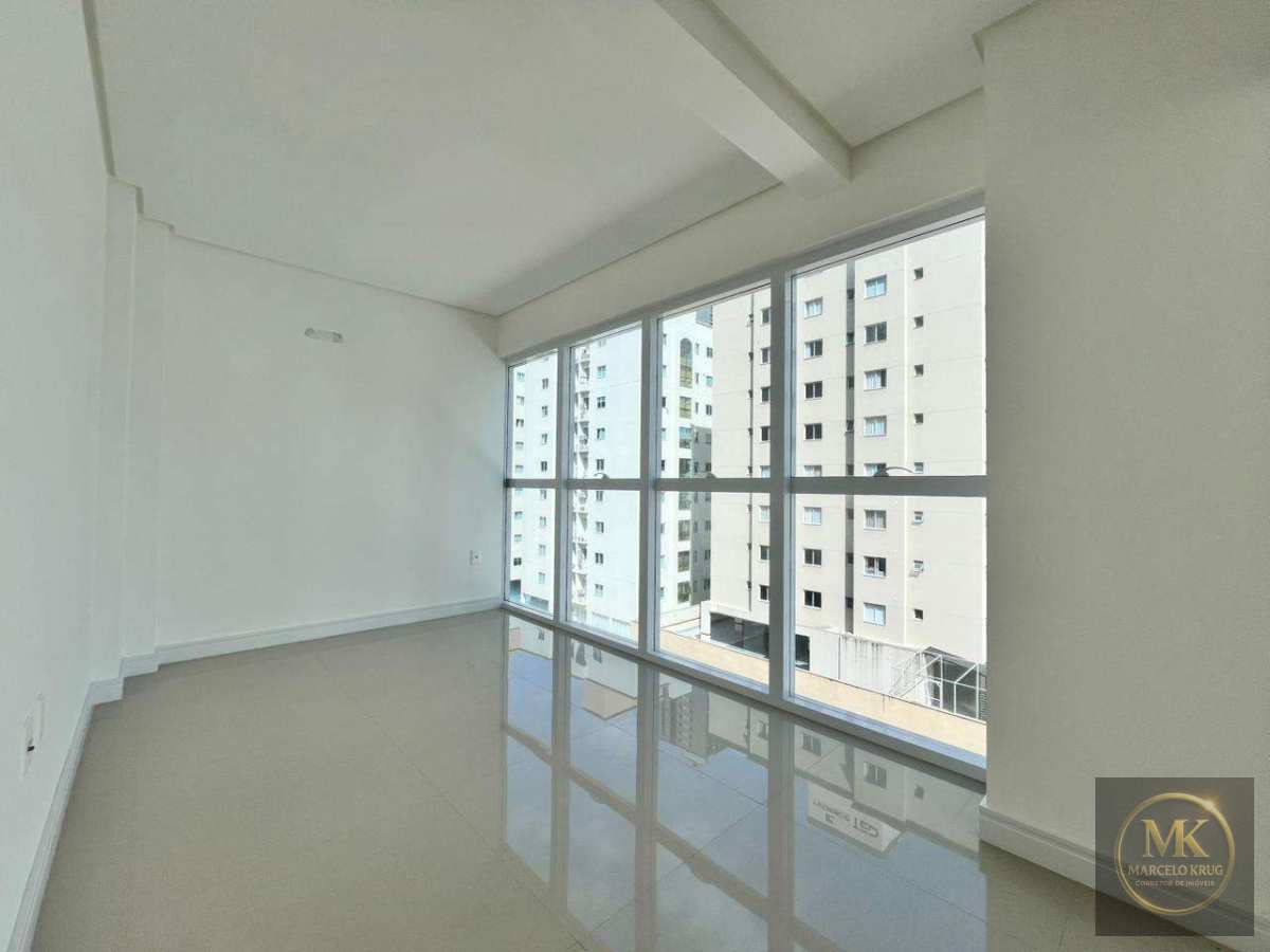 Apartamento á Venda 4 suítes Sendo 1 Máster 3 Vagas  Privativos Pagamento Facilitado direto com Proprietário Meia Praia Itapema - Marcelo Krug Corretor de Imóveis