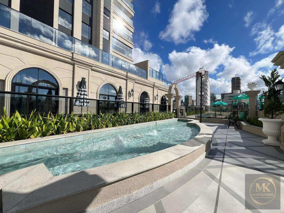 Apartamento á Venda 4 suítes sendo 1 Máster 458m2 privativos Quadra Mar Centro de Itapema Pagamento Facilitado.