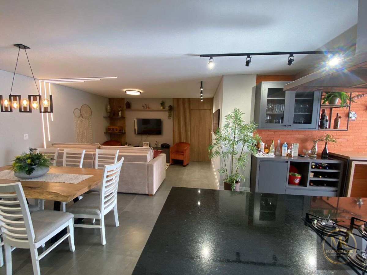 Apartamento à Venda, com 3 Suítes + 2 vagas Pagamento Facilitado Direto com Proprietário Em Meia Praia Itapema Baixou Valor - Marcelo Krug Corretor de Imóveis