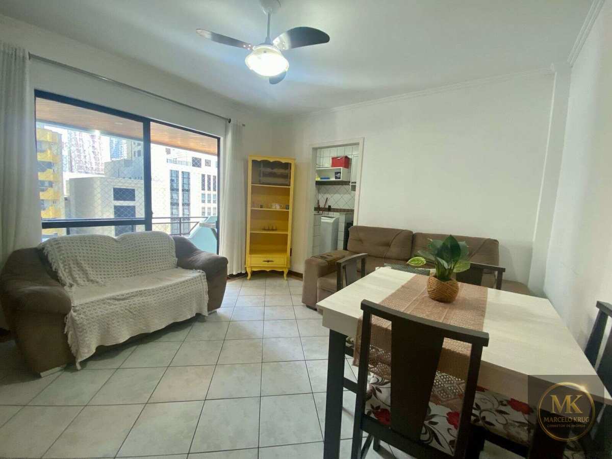 Apartamento à Venda, com 3 Dormitórios Sendo 1 Suíte 130m2 Privativos + 2 Vagas de Garagem em Meia Praia Itapema - Marcelo Krug Corretor de Imóveis