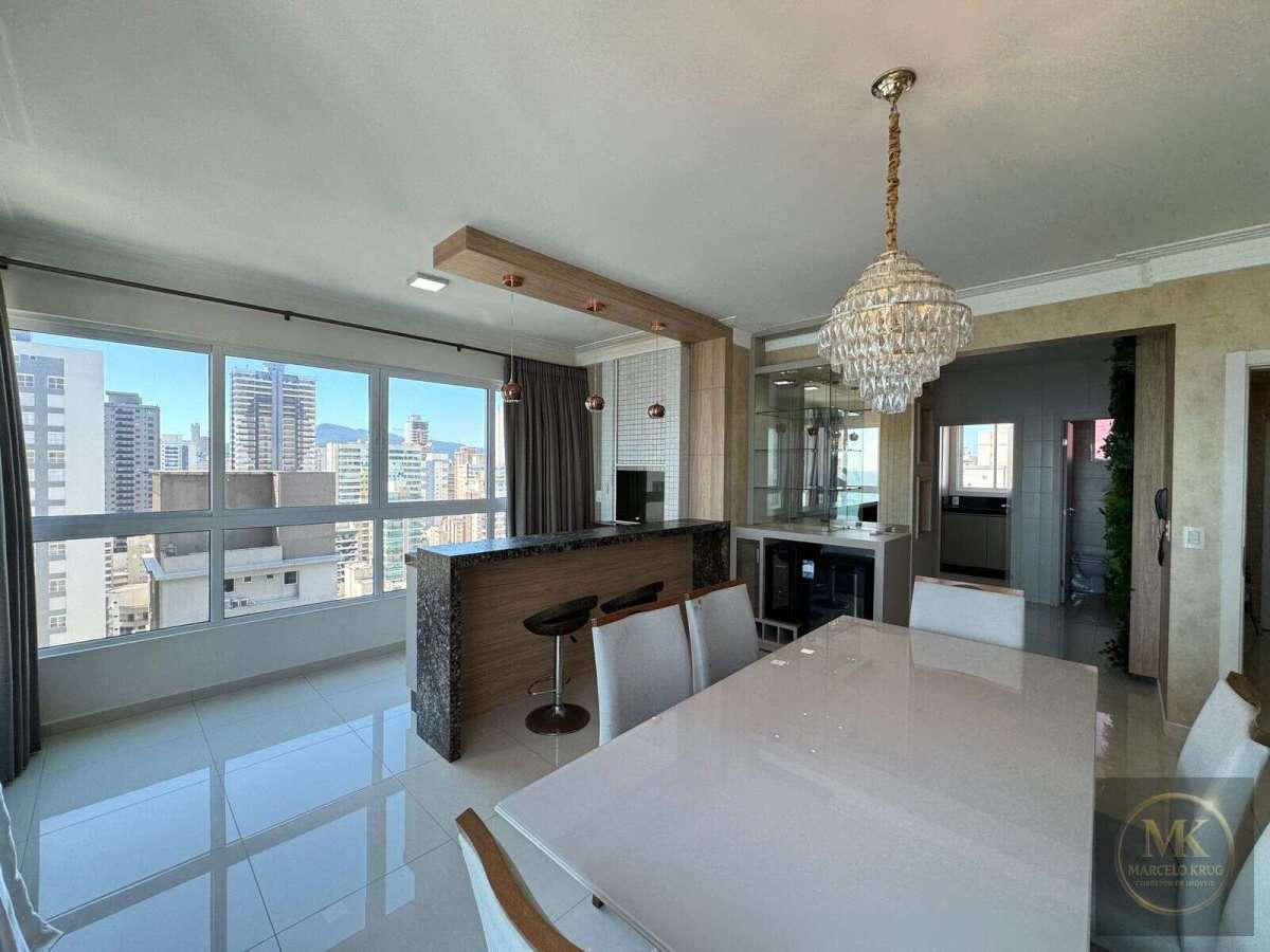 Apto em Itapema Meia Praia com vista mar! 157m² | 4 quartos | a poucos passos da praia com 4 suites e 4 vagas de garagens - Marcelo Krug Corretor de Imóveis