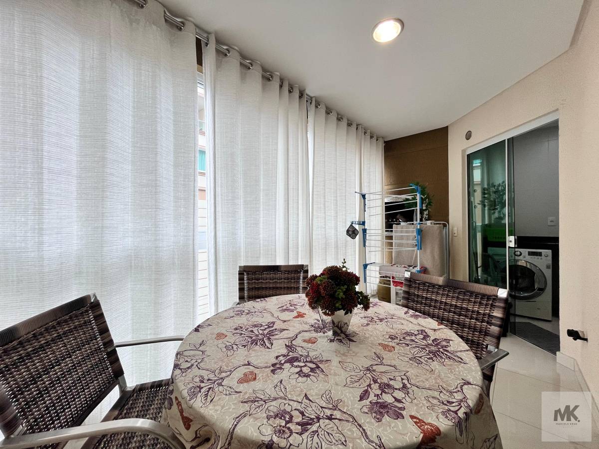 Apartamento à venda em Itapema, Meia Praia, com 2 quartos, 81.00m² - Marcelo Krug Corretor de Imóveis