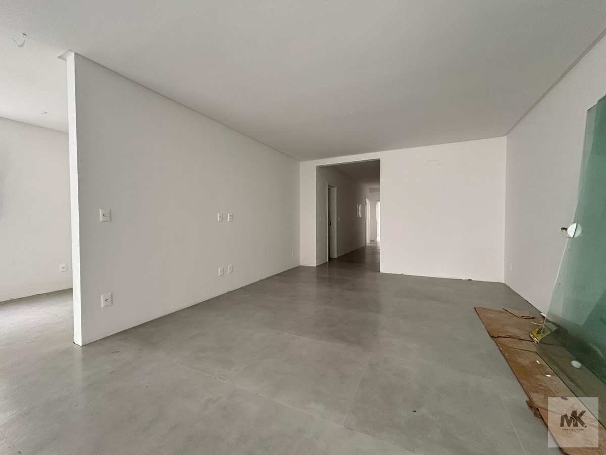 Apartamento à Venda,com 3 Suítes 158.00m² Privativos + Lazer em Meia Praia de Itapema - Marcelo Krug Corretor de Imóveis