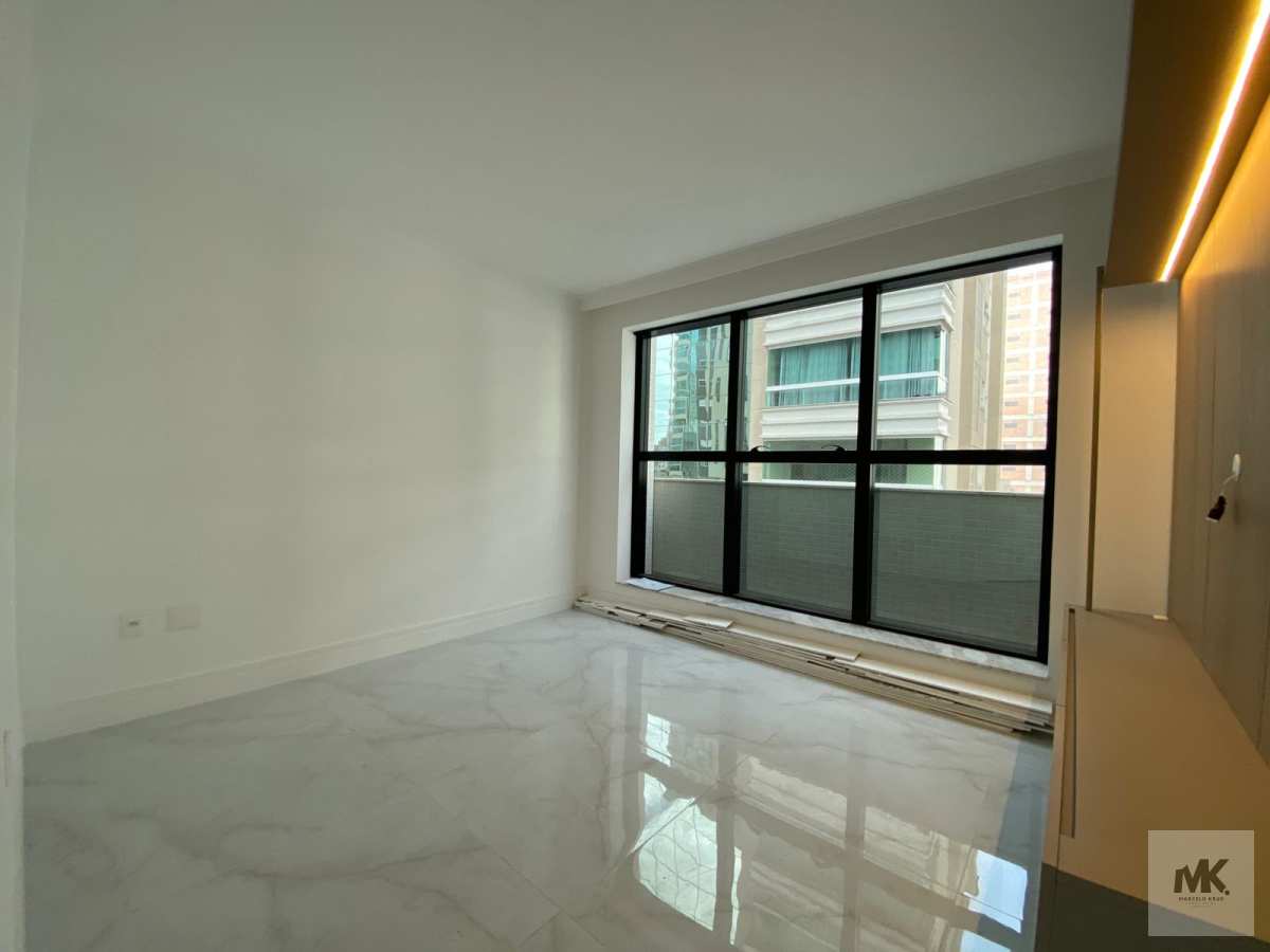 Apartamento à venda, com 3 Suítes + 3 Vagas de garagem + Lazer completo em Meia Praia Itapema SC Pagamento Facilitado - Marcelo Krug Corretor de Imóveis