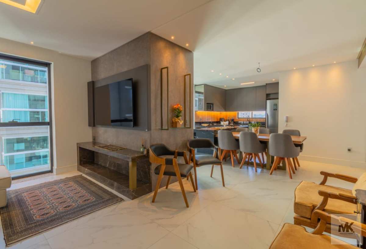 Vendo Apartamento Com 117.00m2 Privativos  3 Suítes + 2 Vaga com Meia Praia em Itapema Pag Facilitado