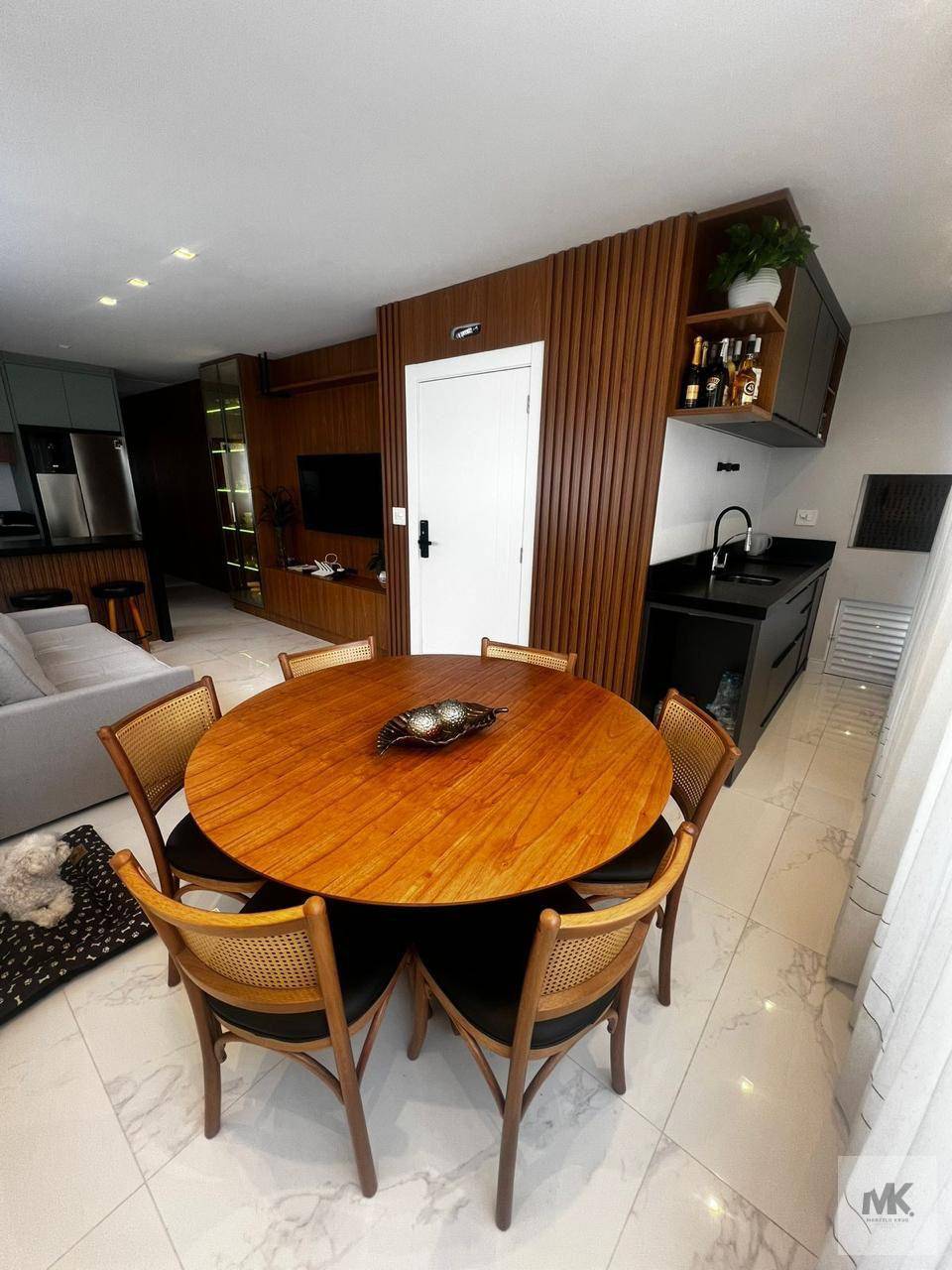 Vendo Apartamento 3 Dormitórios Sendo 2 suítes com 101m² privativos + 2 vagas em  Meia Praia Próximo ao Mar. - Marcelo Krug Corretor de Imóveis